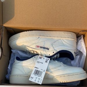 Reebok Club C 85       vintage off white size 6 W